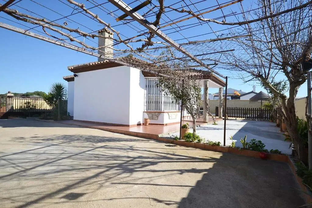 Holiday home Chalet Con Piscina Privada En Conil Conil De La Frontera