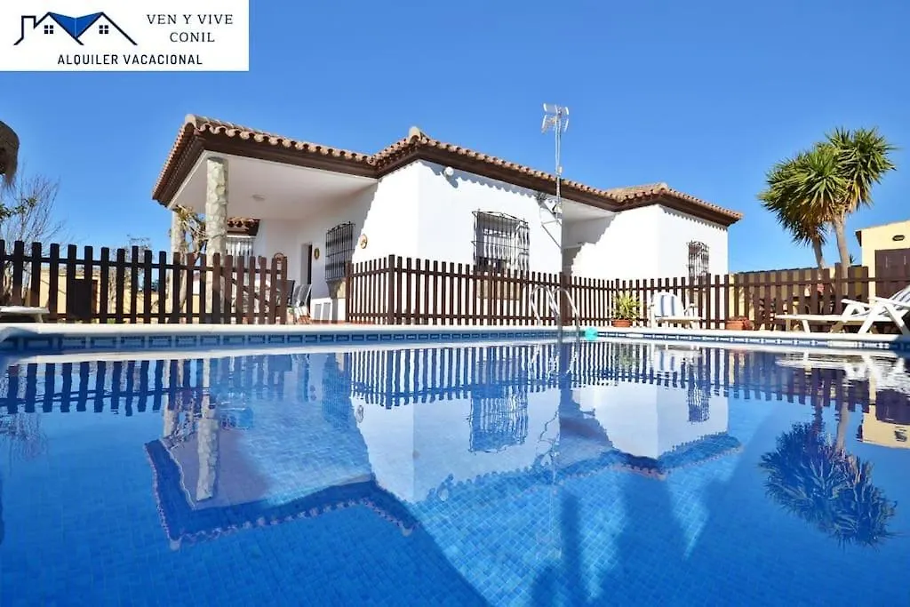 Holiday home Chalet Con Piscina Privada En Conil Conil De La Frontera